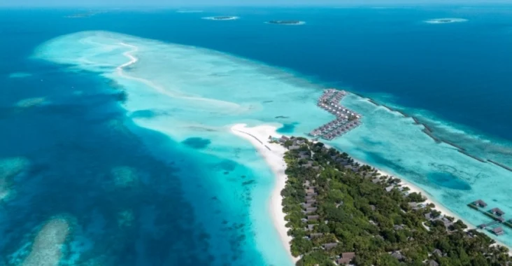 island-escapes-that-shine-in-early-summer